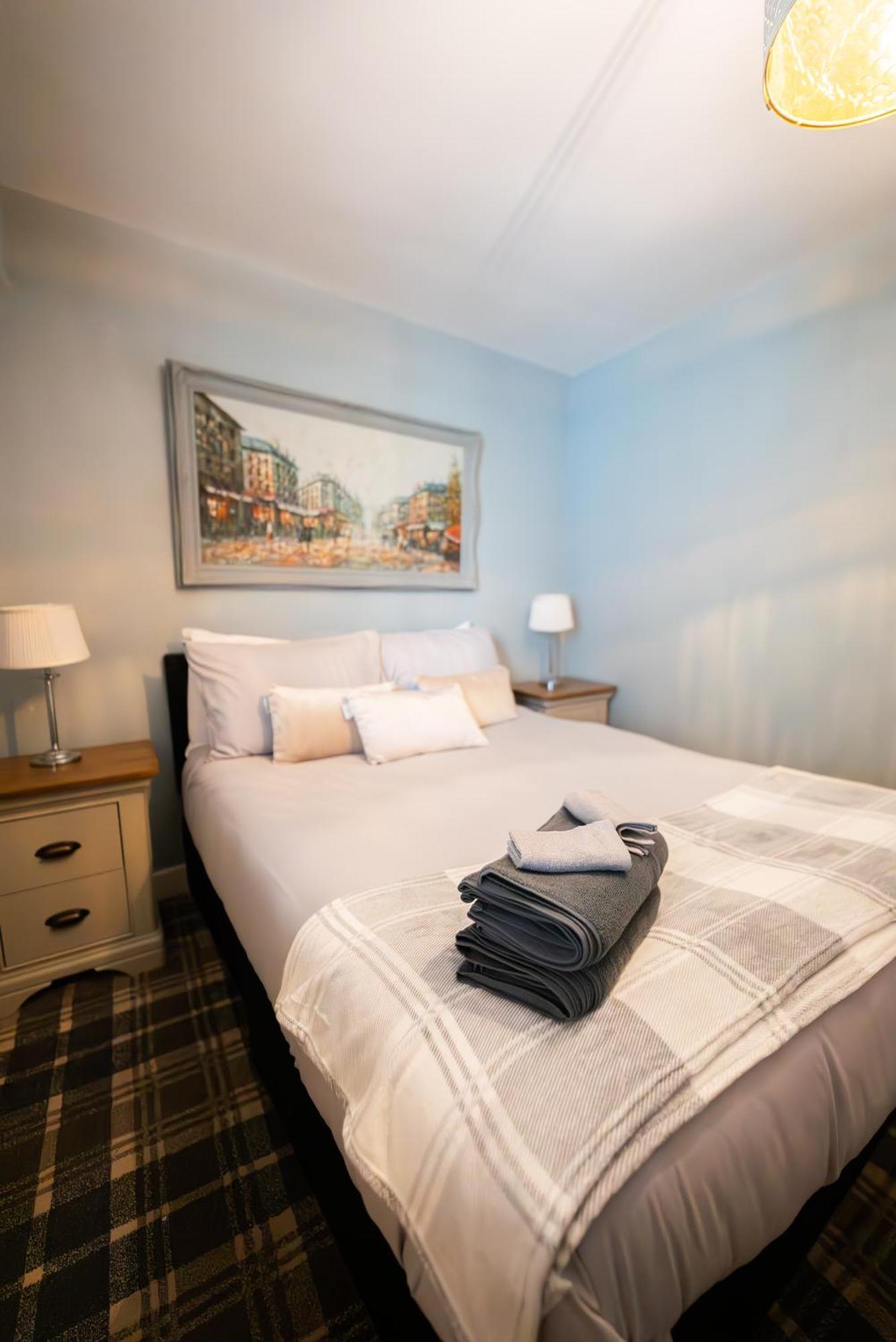 Apartment Hall Penthouse Duplex - Incredible Views & Sleeps 8 & Balcony & Very Modern And Spacious *